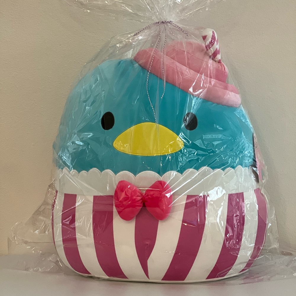 Kellytoy Squishmallows Hello Kitty Sanrio - Tuxedo Sam 20 in